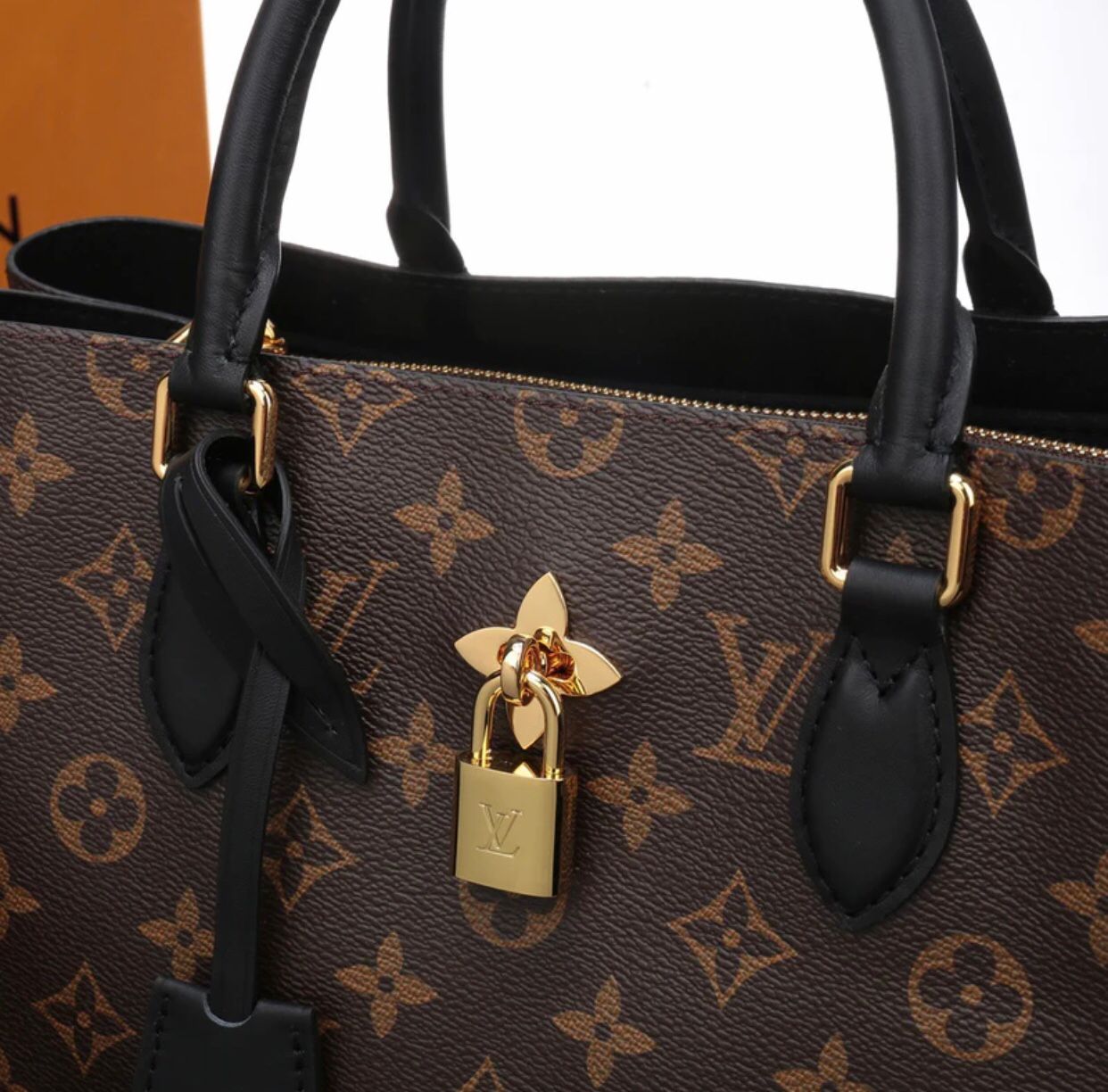 LV Tote Monogram Canvas