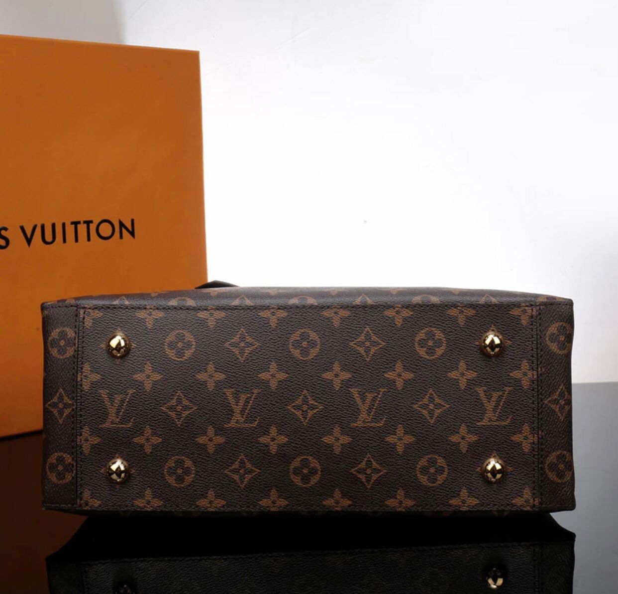 LV Tote Monogram Canvas