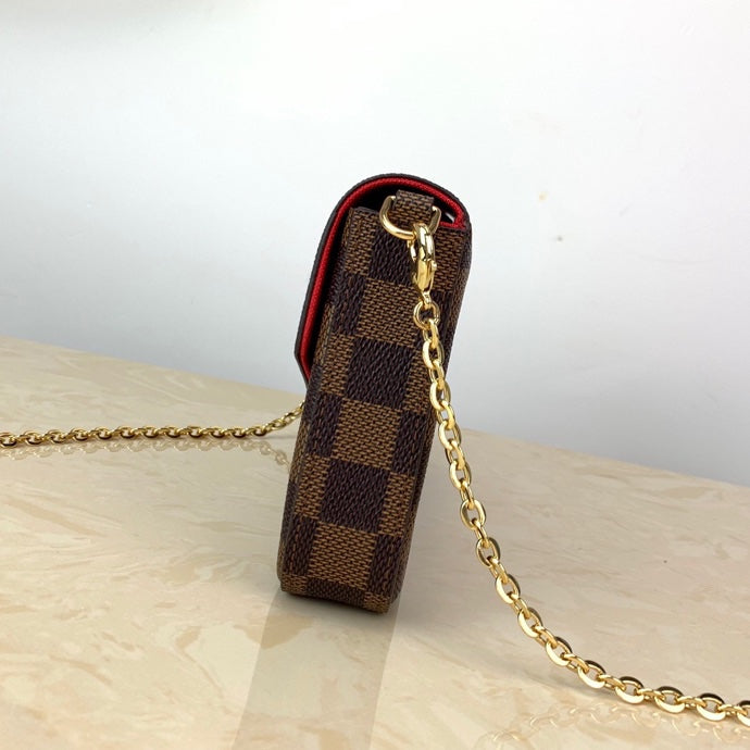 LV POCHETTE FÉLICIE