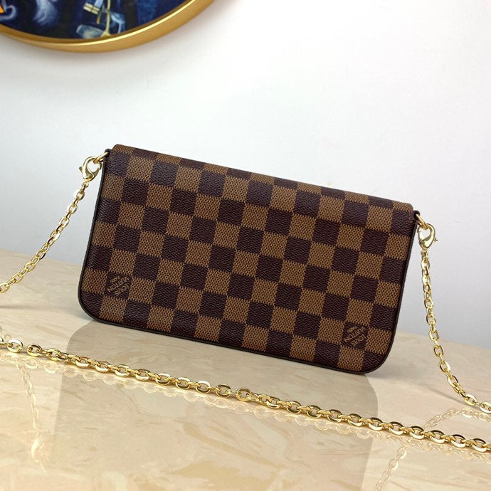 LV POCHETTE FÉLICIE