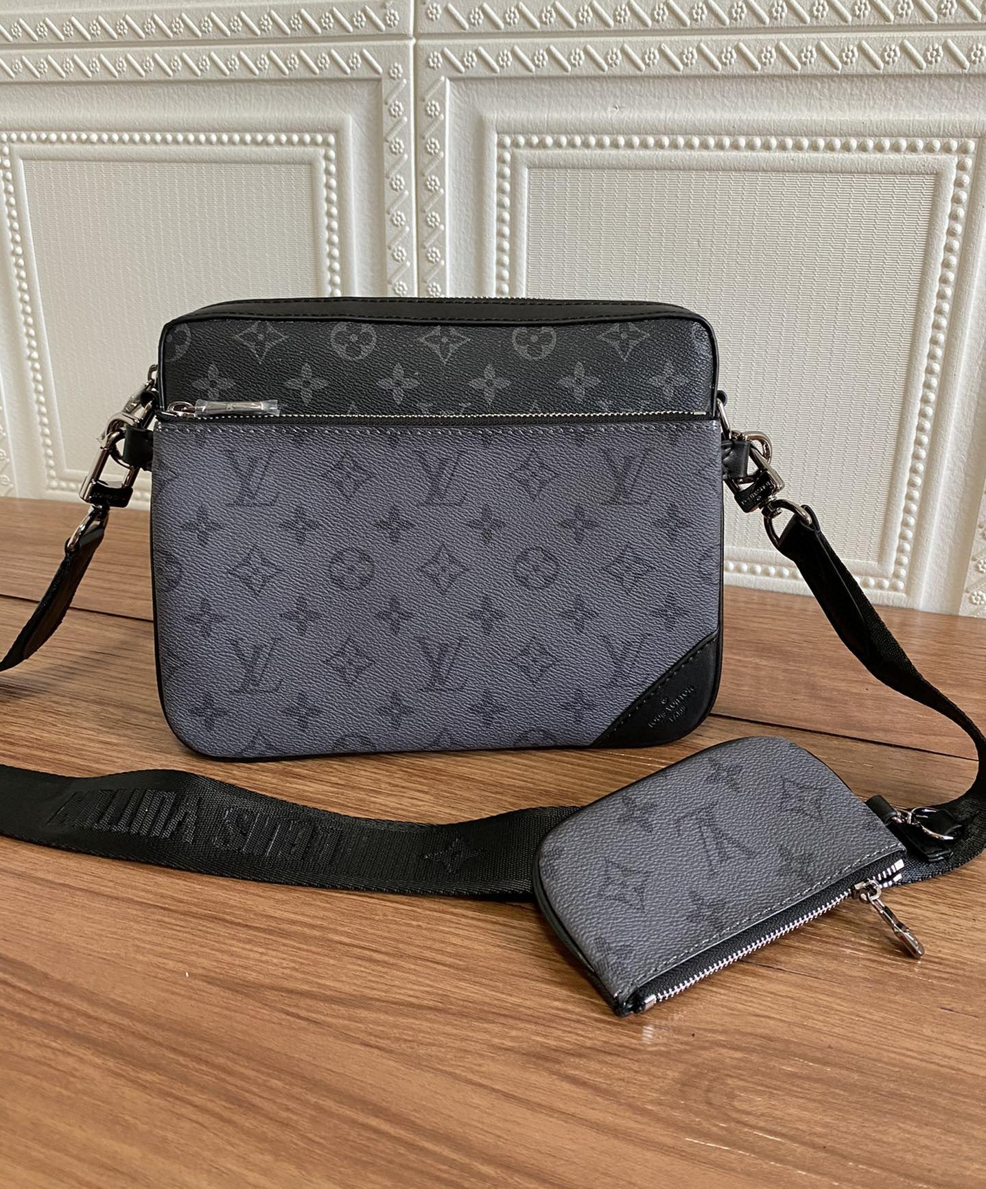 LV TRIO MESSENGER