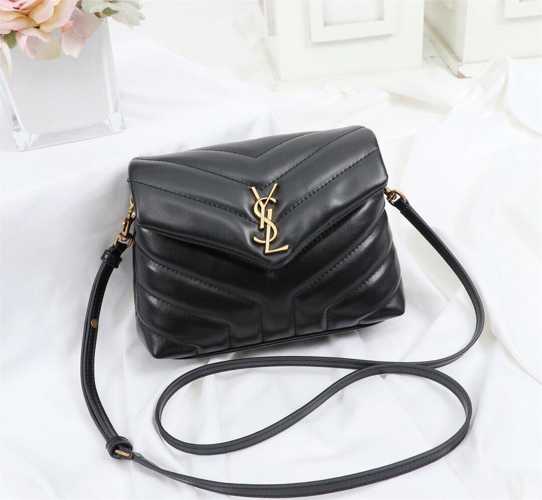 YSL Borsa Loulou Toy in pelle logo oro