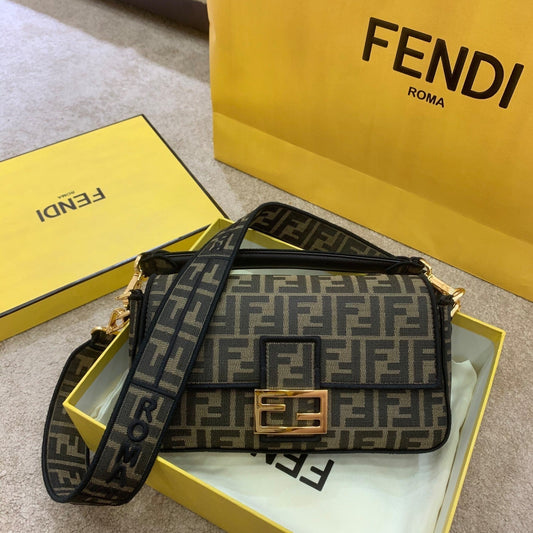 FENDI BAGUETTE